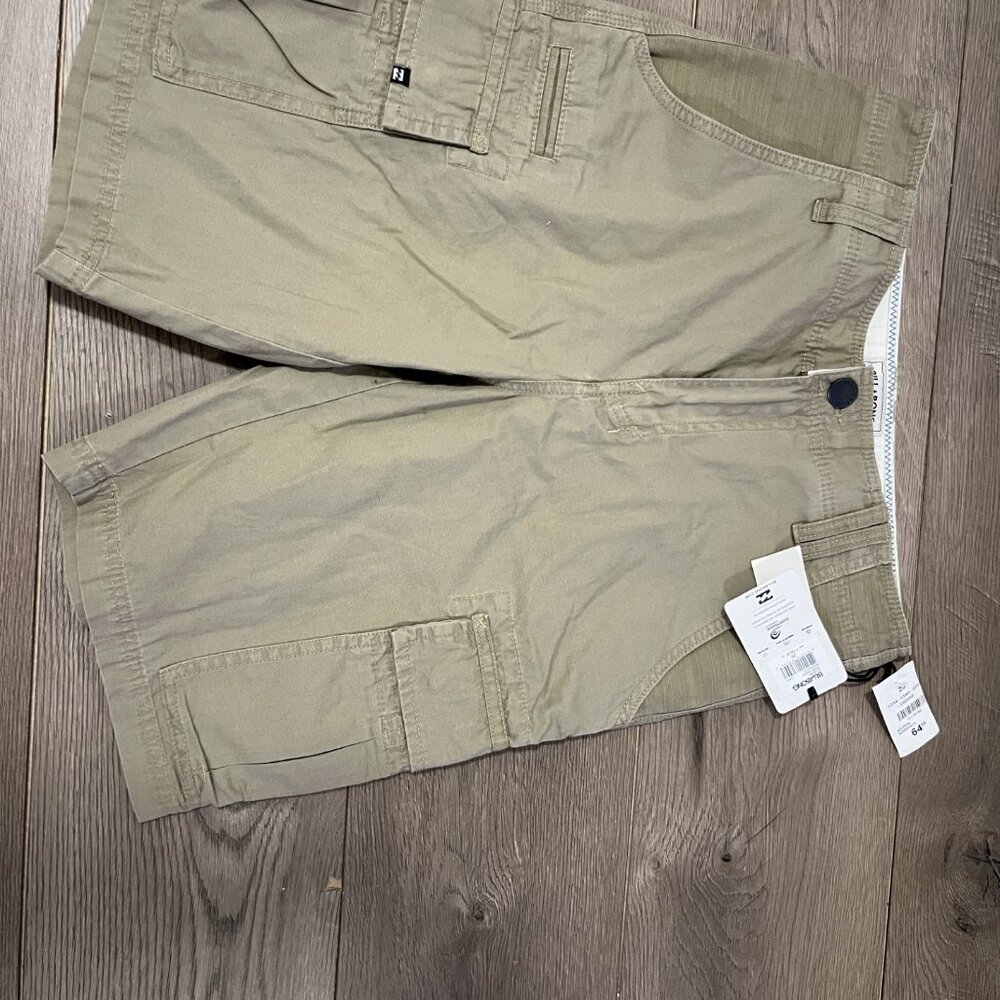 BNWT Billabong Scheme Dark Khaki Cargo Pockets Out-seam Casual Shorts Men 28